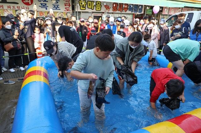 NSP통신-2024년 시흥월곶포구축제 모습. (사진 = 시흥시)