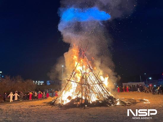 NSP통신-정월대보름 달집태우기 (사진 = 광양시청)
