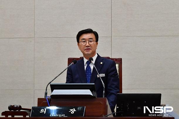 NSP통신-유의식 완주군의회 의장이 12일 제291회 임시회에서 개회사를 하고 있다. (사진 = 완주군의회)