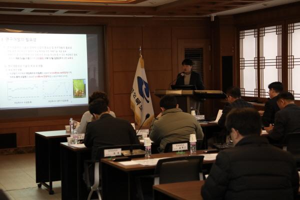 NSP통신-경상북도농업기술원은 최근 농업인, 대학교수, 산업체 대표 등 분야별 전문가들이 참석한 가운데 2025년 연구개발사업 과제심의회를 열었다. (사진 = 경상북도)