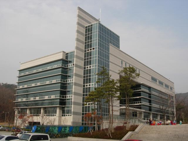 NSP통신-안양시 석수도서관 전경. (사진 = 안양시)