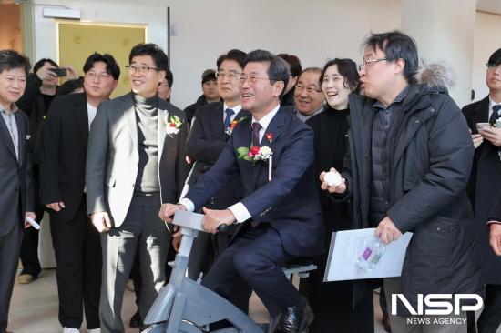 NSP통신-정인화 광양시장 자전거 타기 체험 (사진 = 광양시청)