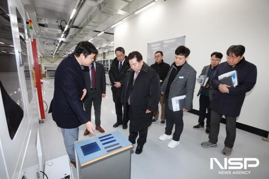 NSP통신-구충곤 광양경자청장과 임직원들 한국생산기술연구원의 연구시설 견학 (사진 = 광양만권경제자유구역청)