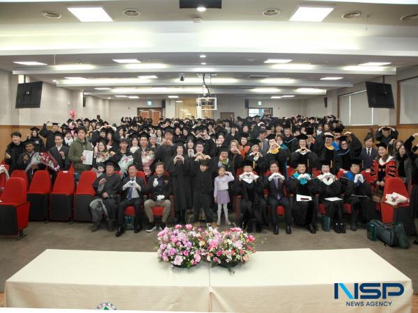 NSP통신-대구사이버대학교는 지난 15일 대구대학교 재활과학대 강당에서 2024학년도 전기 학위수여식과 2025학년도 입학식을 함께 진행했다. (사진 = 대구사이버대학교)