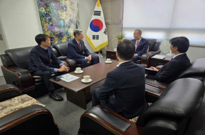 [NSP NEWS Image]이강덕 포항시장, 글로벌녹색성장기구 방문...반기문 의장 및 김상협 사무총장 면담