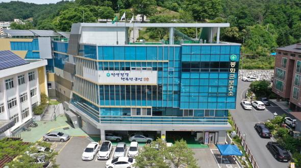 NSP통신-봉화군은 지역주민들의 야간 의약품 구매 불편을 해소하고, 응급상황에서 신속한 의약품 제공을 위해공공심야약국을 1곳을 지정 운영한다. (사진 = 봉화군)