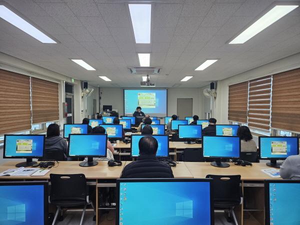 NSP통신-문경시는 3월부터 시민의 디지털 역량 강화를 위해 2025년도 시민정보화교육을 실시한다. (사진 = 문경시)