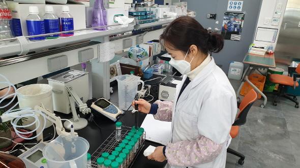 NSP통신-안동시는 기후변화에 대응하기 위해 대표 특화작목의 품질 고급화 및 대체 작물 도입을 추진하고, 농작물 보호를 위한 방제 체계를 확립한다. 토양 정밀검정을 통해 작물별 합리적인 시비 처방으로 화학비료 사용 감축 등 지속 가능한 농업기반도 구축할 계획이다. (사진 = 안동시)