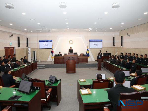 NSP통신-의성군의회는 6일 제279회 의성군의회 임시회를 긴급 소집하고 하루 동안 회기를 운영했다. (사진 = 의성군의회)