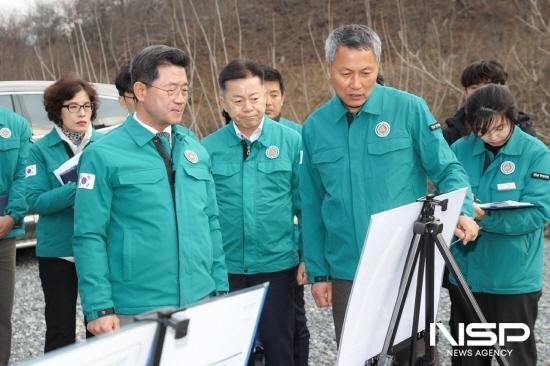 NSP통신-봉강면 신촌마을 상수도 공급 및 오수관로 연장 현장 방문