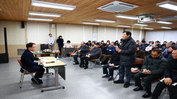 NSP통신-울진군은 지난 2월 5일부터 14일까지 10개 읍·면을 순회하며 주민화합 간담회를 통해 수렴한 군민들의 건의사항을 신속하게 해결하기 위해 박차를 가하고 있다. (사진 = 울진군)