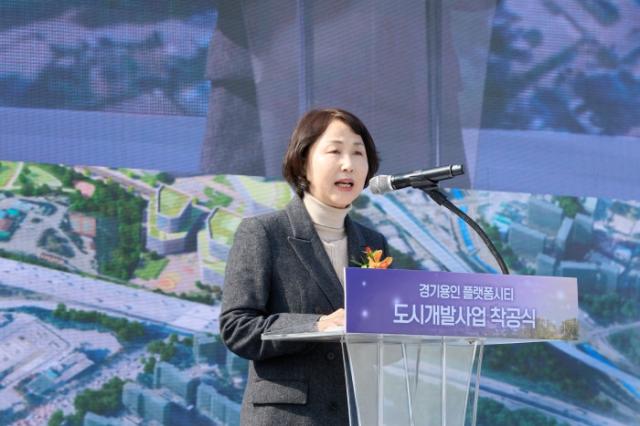 NSP통신-11일 오후 구)올리브스퀘어 부지에서 열린 경기용인 플랫폼시티 착공식에서 유진선 용인시의회 의장이 축사를 하고 있다. (사진 = 용인특례시의회)