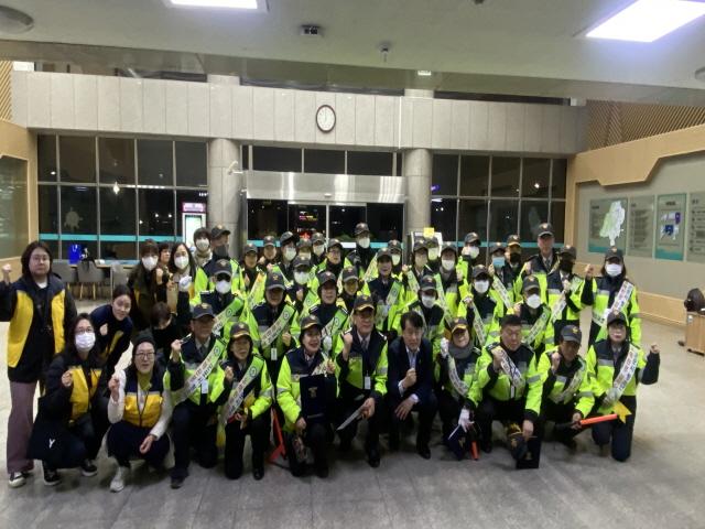 NSP통신-군포시가 개학기 학교주변, 학원가, 번화가 등 유해업소 밀집지역에 대해 점검을 실시했다. (사진 = 군포시)
