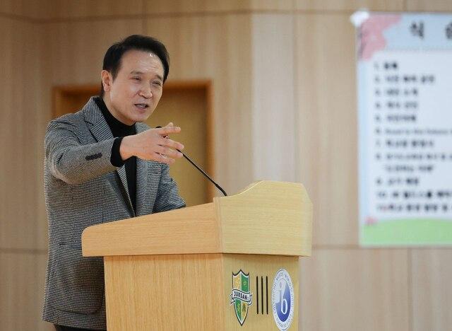 NSP통신-14일 임태희 경기도교육감이 죽산고 인증 선포식에서 인사말을 하고 있다. (사진 = 경기도교육청)
