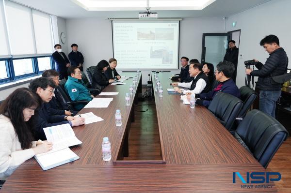 NSP통신-최기문 영천시장은 지난 13일 민생경제 회복 소비 촉진 캠페인 동참 유도와 기업체와의 현장 소통을 위해 본촌농공단지에 위치한 삼양연마공업을 방문했다. (사진 = 영천시)