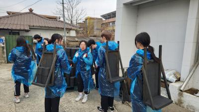 [NSP PHOTO]강원 춘천한샘고 사제동행 사랑의 연탄배달 봉사