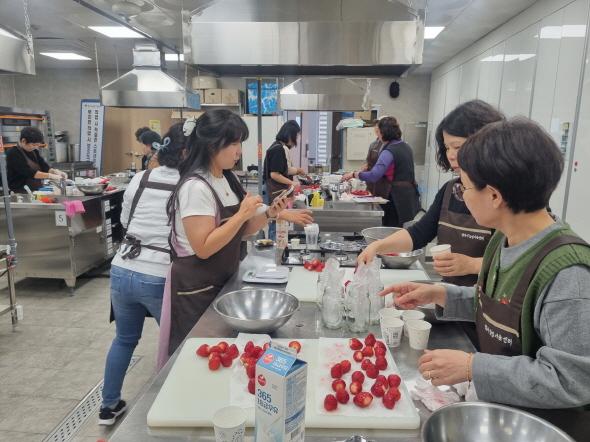 NSP통신-영주시 여성농업인 전문인력 양성교육 교육생 모집, 20~24일 디저트융합지도사 자격과정 신청 접수 (사진 = 영주시)