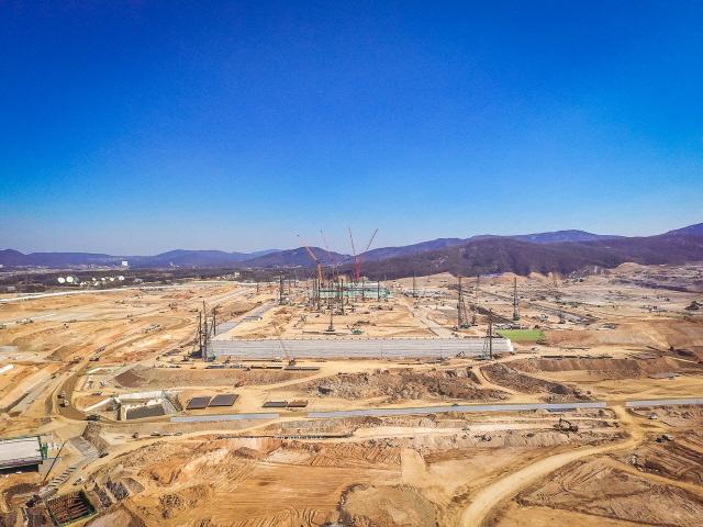 NSP통신-처인구 원삼면에 조성이 진행 중인 용인 반도체클러스터 일반산업단지 공사현장 전경. (이미지 = 용인특례시)