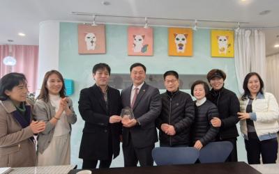 [NSP NEWS Image]고준호 경기도의원 신축 오피스텔 부실공사 피해 분양자 비대위원 감사패 받아