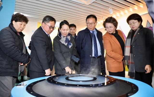 NSP통신-18일 수원시의회 환경안전위원회가 광교물순환센터를 방문한 모습. (사진 = 수원시의회)