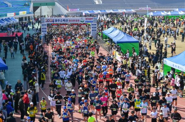 NSP통신-영주시가 오는 4월 6일 개최하는 2025 영주 소백산마라톤대회 준비에 박차를 가하고 있다. (사진 = 영주시)
