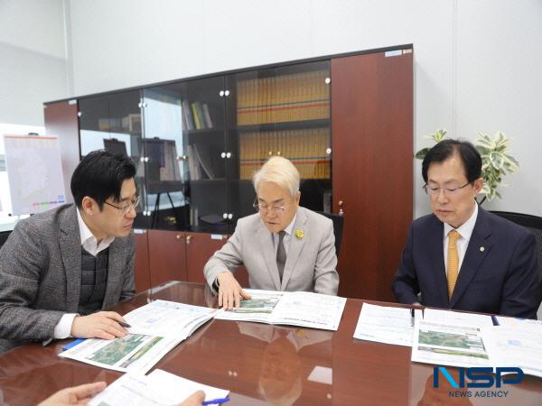 NSP통신-청도군은 지방재정 확충과 지역 현안 사업 해결을 위한 내년도 국가 예산 확보에 바쁜 발걸음을 이어가고 있다. 오병권 행안부 자연재난실장과의 간담회 모습 (사진 = 청도군)