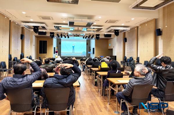 NSP통신-청송군은 지난 18일 청송문화예술회관 소공연장에서 2025년 장애인일자리사업 참여자를 대상으로 직무역량 강화 및 원활한 근무 환경 조성을 위한 기본교육을 실시했다. (사진 = 청송군)