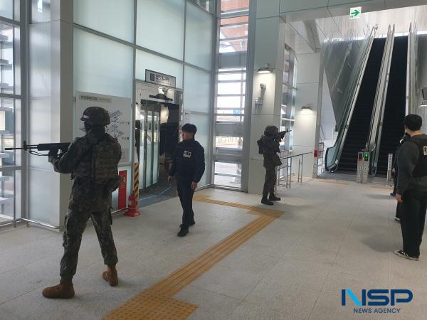 NSP통신-울진군은 지난 19일 울진역 일대에서 테러에 대비한 민·관·軍·경·소방 대테러 상황조치 훈련을 실시했다. (사진 = 울진군)