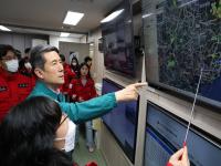 [NSP PHOTO]이강덕 포항시장, 포항시 산불방지 대책본부 방문...산불 대응 준비 상황 점검