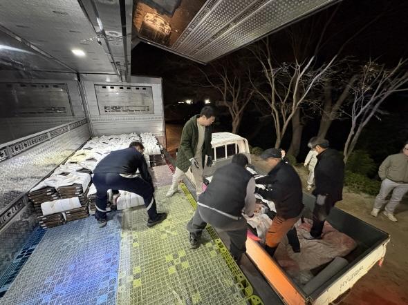 NSP통신-유네스코 세계유산 영주 부석사 산불위협에 국가유산 긴급 이송 조치, 부석사 문화유산 화마 피해 막기 위해 긴급 대피 (사진 = 영주시)