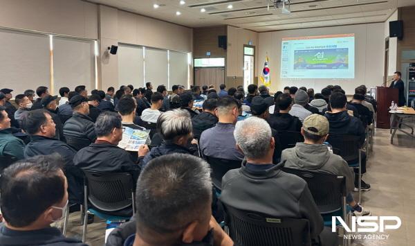 NSP통신-여수시가 시내버스 운수종사자를 대상으로 여수세계섬박람회를 홍보하고 있다. (사진 = 여수시)