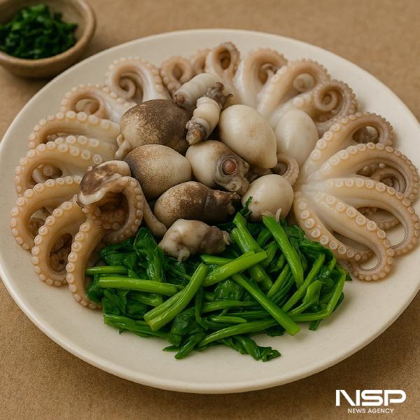 NSP통신-미식 여행지 고흥, 봄을 알리는 바다의 선물 주꾸미 한창-주꾸미 숙회 (사진 = 고흥군)