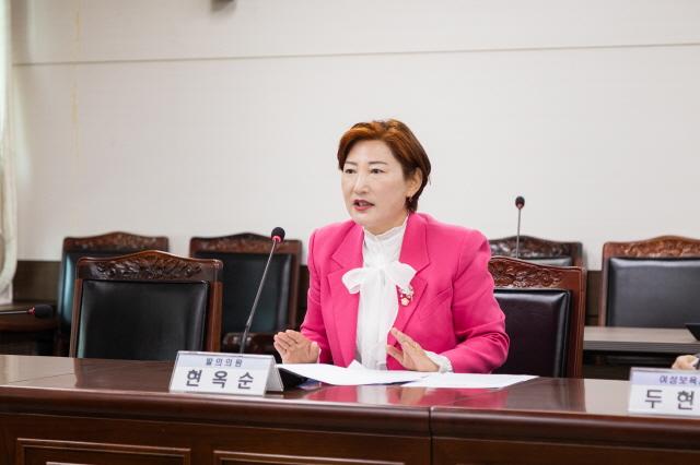 NSP통신-안산시 디지털 성범죄 방지 및 피해 지원에 관한 조례 일부개정조례안을 대표 발의한 현옥순 의원이 지난달 26일 제296회 임시회 문화복지위원회에서 조례안에 대해 설명하고 있는 모습. (사진 = 안산시의회)