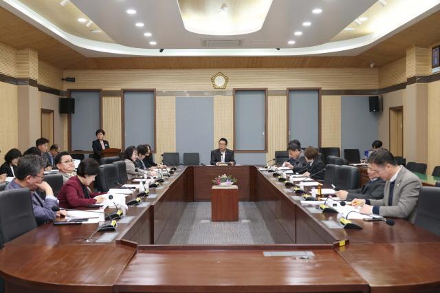 NSP통신-4일 평택시의회 3층 간담회장에서 열린 4월 임시 의원간담회 모습. (사진 = 평택시의회)