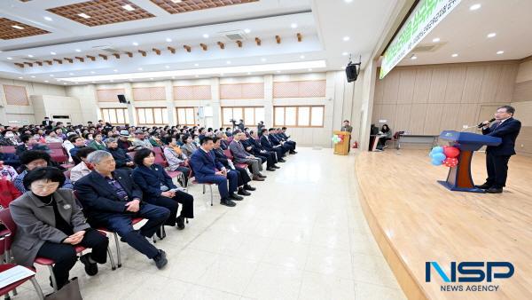 NSP통신-군위군은 지난 8일 군위읍을 시작으로 김진열 군위군수, 노인회 관계자, 학생 2000여 명이 참석한 가운데 2025년 삼국유사 청춘대학 입학식을 개최했다. (사진 = 군위군)