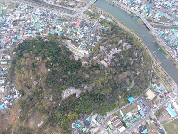 NSP통신-도심 속 숲 길인 봉화산 둘레길 (사진 = 순천시)