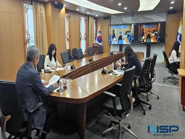 NSP통신-경상북도는 10일 인턴 모집 활성화와 학생들의 이해를 돕기 위해 인턴 채용기업과 함께하는 해외인턴 지원사업 사전설명회를 온라인(Zoom 영상회의)을 통해 개최했다. (사진 = 경상북도)