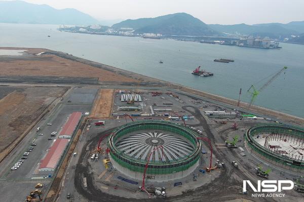 NSP통신-여수 묘도 동북아엘엔지허브터미널 공사 현장 사진 (사진 = 여수시)