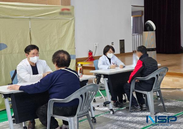 NSP통신-대구의료원이 최근 발생한 대형 산불로 피해를 입은 지역 주민들을 위해 1098만원을 기부하고 피해 지역인 경상북도 안동시 임시대피소를 찾아 의료지원 활동을 펼쳤다. (사진 = 대구의료원)