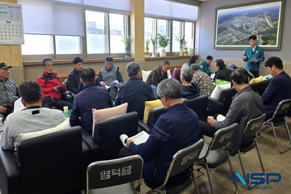NSP통신-영덕군은 지난 11일 최근 발생한 대형산불의 주요 피해지역인 영덕읍, 지품면, 축산면 등에서 임시 주거용 조립주택 지원 방침에 대한 주민설명회를 열고 이재민들의 의견과 불편 사항을 청취했다. (사진 = 영덕군)