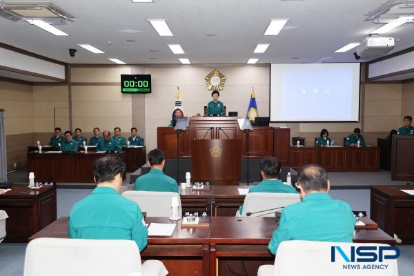 NSP통신-상주시의회는 16일 상주시의회 본회의장에서 제232회 상주시의회 임시회를 개회하고 오는 23일까지 8일간의 의사 일정에 돌입했다. (사진 = 상주시의회)