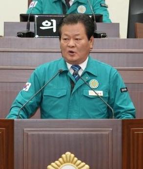 NSP통신-안동시의회 손광영 의원은 21일 열린 제257회 임시회에서 안동시 산불 피해 복구 및 지역 재건을 위한 특별법 제정 촉구 건의안을 대표발의했다. (사진 = 안동시의회)