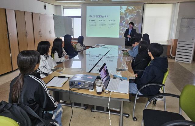 NSP통신-평택시 평생학습센터에서 개최한 평택시청소년참여위원회의 역량 강화와 교류를 위한 워크숍 모습. (사진 = 평택시)