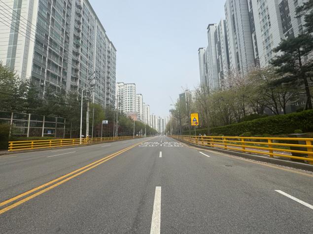 NSP통신-내동초등학교 및 내손초등학교 인근 어린이보호구역에 차량용 방호울타리가 설치된 모습. (사진 = 의왕시)
