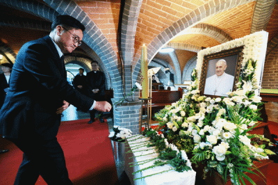 [NSP PHOTO]우원식 국회의장 프란치스코 교황 추모 빈소 조문