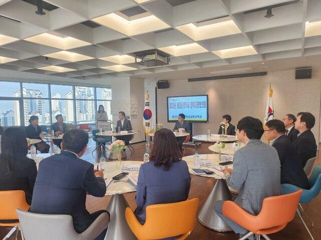 NSP통신-24일 통합운영학교 정책지원협의회가 진행되고 있다. (사진 = 경기도교육청)