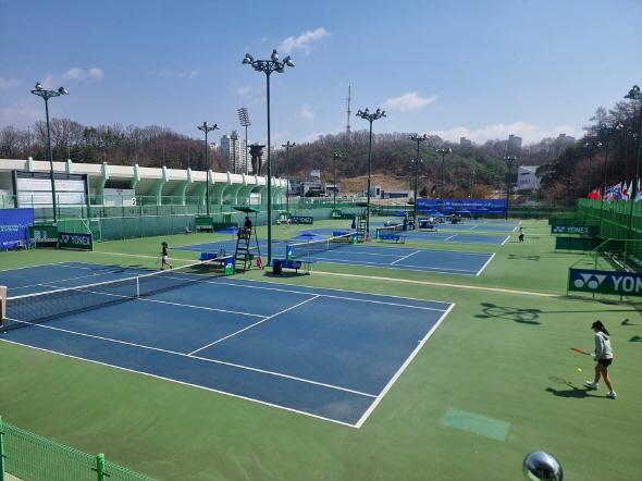 NSP통신-2025 ITF 안동국제주니어테니스대회(J60)가 J30 대회에 이어 안동시민테니스장에서 개최됐다 (사진 = 안동시)