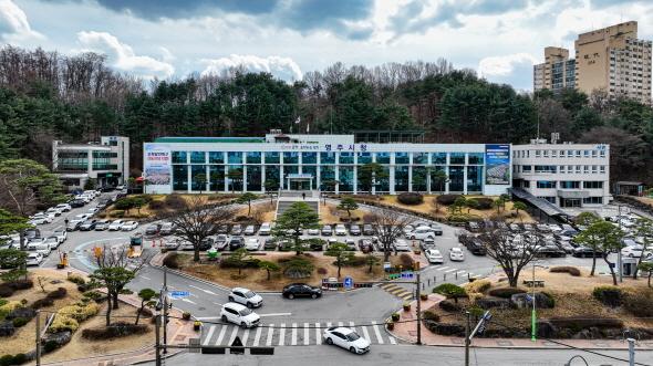 NSP통신-영주시 2025학년도 중·고등학교 신입생 교복 등 구입비 지급, 영주시 전입한 학생 예산 소진 시까지 신청 가능 (사진 = 영주시)