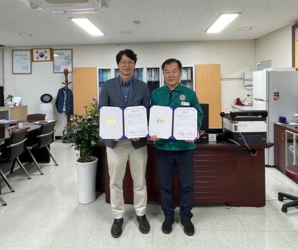NSP통신-안동시는 국립경국대학교 체육학과와 지역사회 건강증진을 위한 협력을 위해 업무협약(MOU)을 체결했다. (사진 = 안동시)