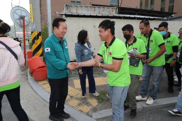 NSP통신-안동시 상반기 외국인 계절근로자 655명 배치 완료, 오는 30일까지 하반기 외국인 계절근로자 희망 농가 접수 (사진 = 안동시)